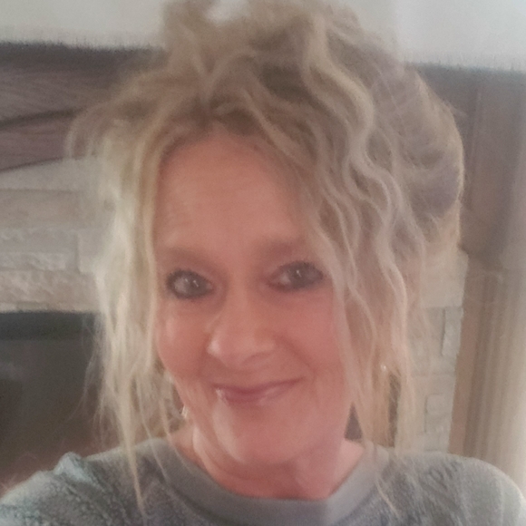 Meet your Posher, Paula - Picture 2 of 4